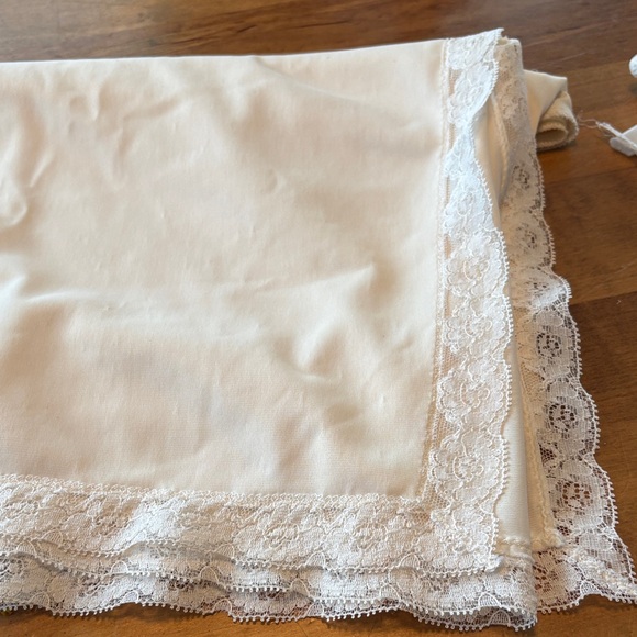 Elegant Red and White Lace Half Slips - Picture 8 of 8